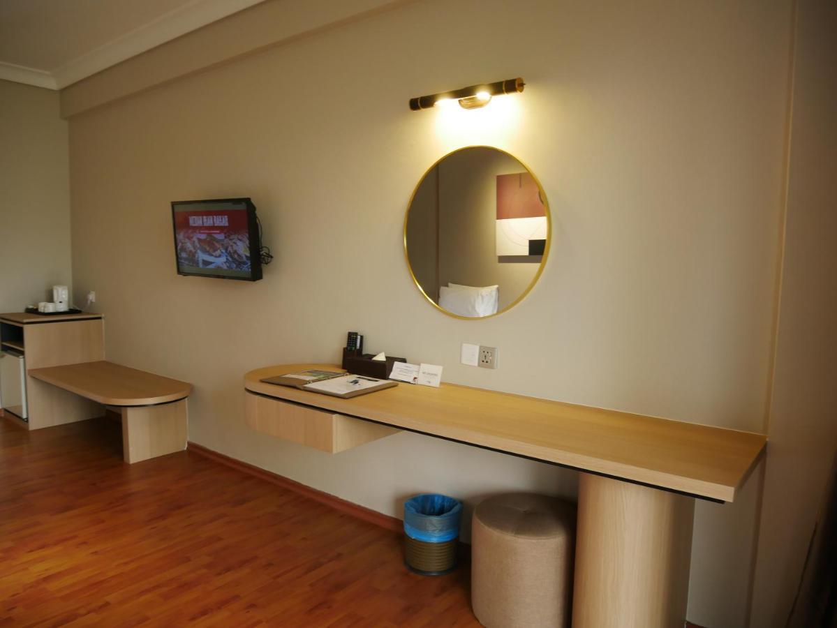 Tunamaya Beach & Spa Resort- Desaru Buitenkant foto